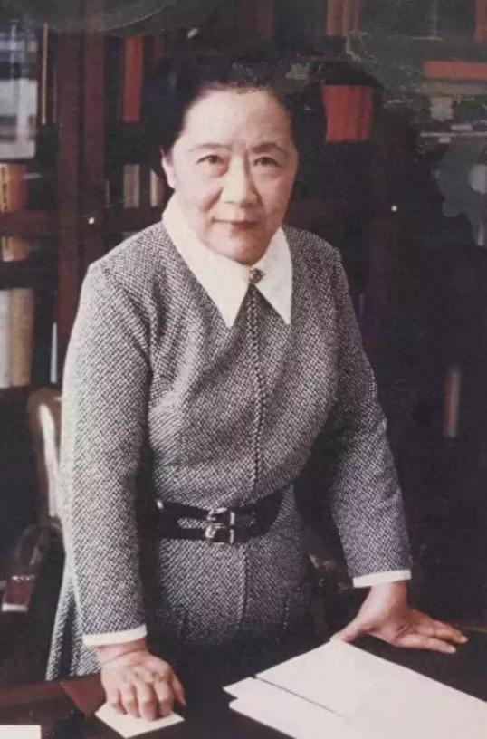 核弹女王吴健雄，为美国造原子弹，墓碑却刻着：一个永远的中国人
吴健雄是人类历史上