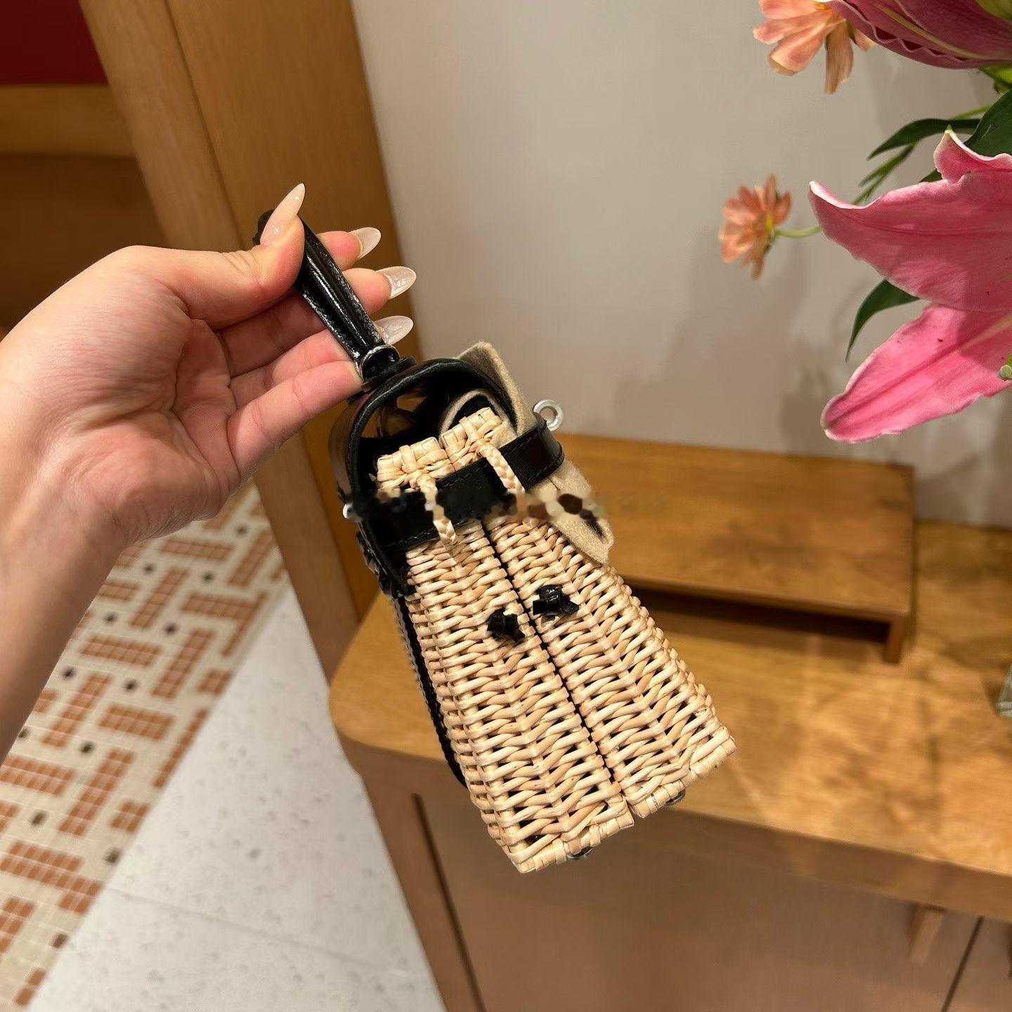 Kelly竹编 黑色Box皮 银扣； 