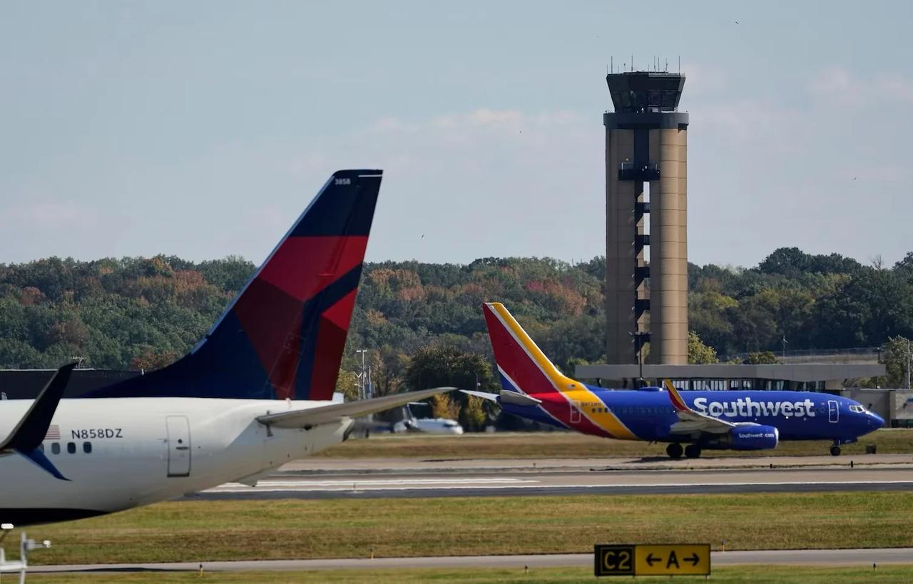 全美40大机场将限航，佛州多地受影响✈️⚠️
由于联邦政府关门危机持续，美国联邦