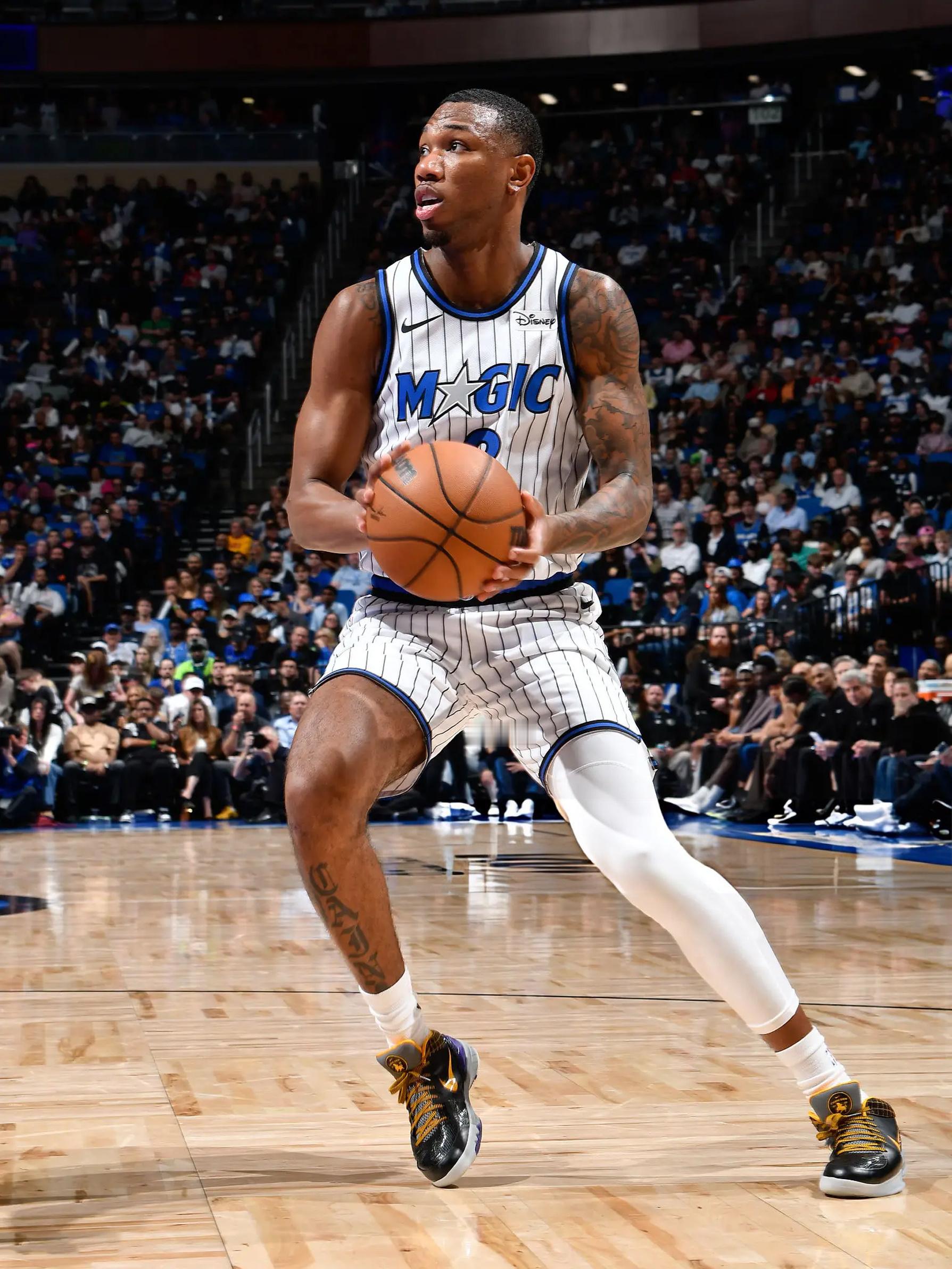 保罗·班凯罗 · Air Jordan 40登场29分钟 11投8中 20分 8