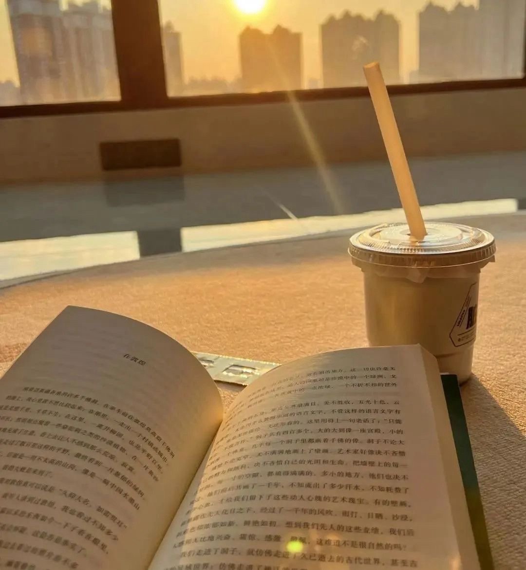 𝐃𝐚𝐢𝐥𝐲上辈子诡计多端，这辈子早起上班，生活你好，我叫累死拉倒。 ​