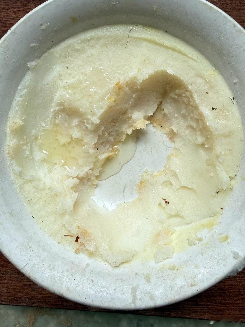 网上说紫苏籽油可以化掉猪油，做了一个实验，变化小，好像能化掉一点。 