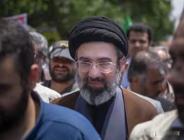 消息人士透露，
伊朗新领袖正在俄罗斯养伤，
俄方对这个事的回复也很有意思……
俄