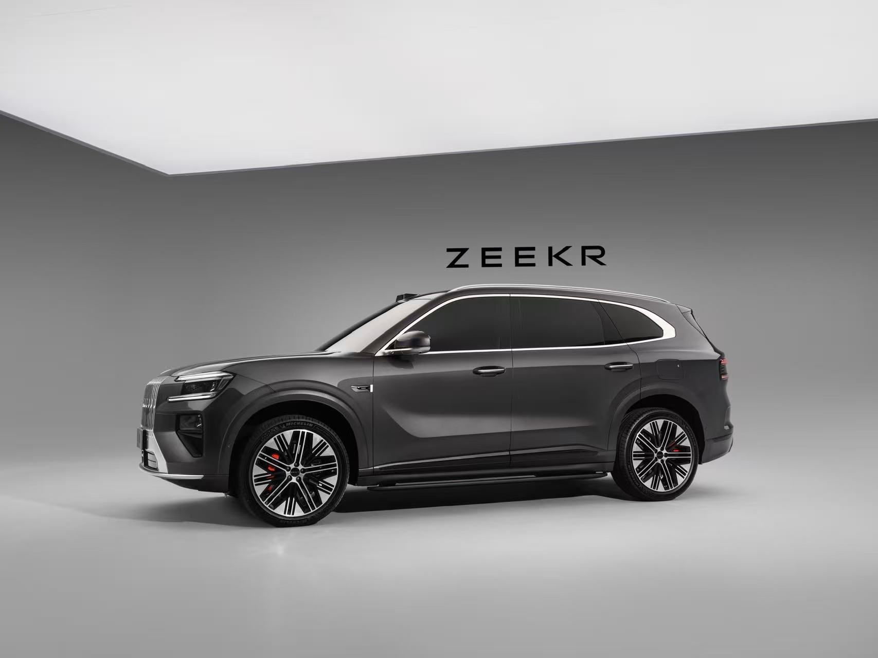 大年初八，吉利“阿甘寄语”信息量很大！从新春寄语中，足以窥见极氪8X 的重磅野心