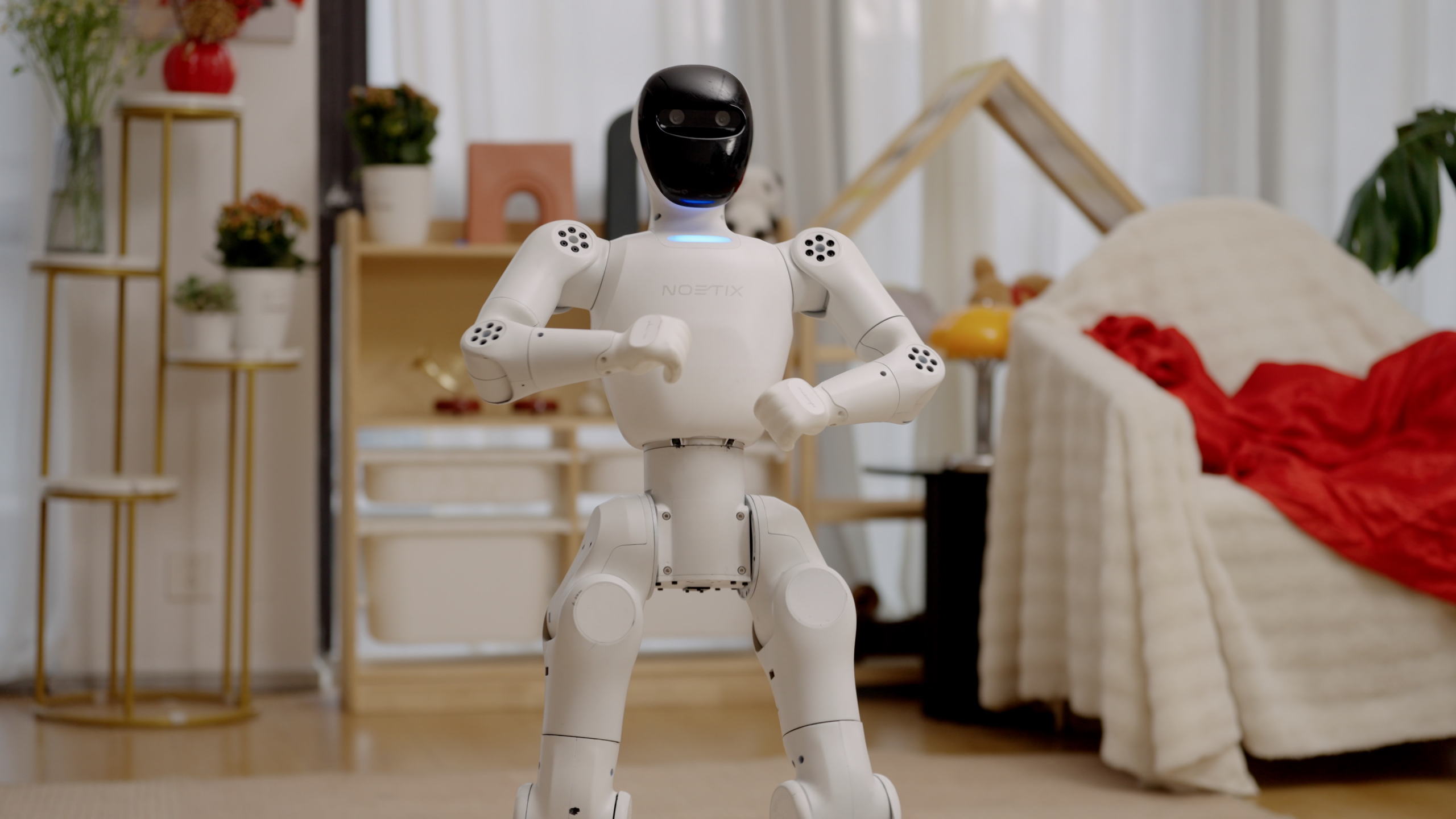 对话松延动力姜哲源：万台交付，小布米Bumi进入家庭教育场景｜AI Founder 请回答