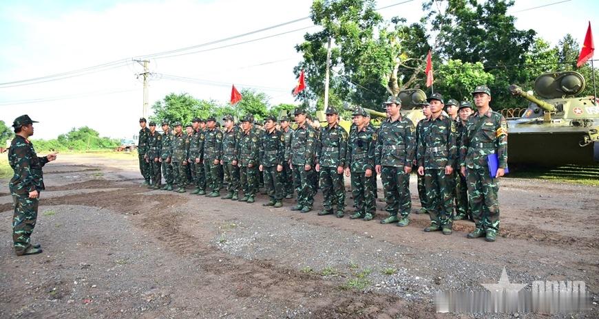 2025年11月越南第9军区第416装甲旅进行实水驾驶考核军事历史全触达