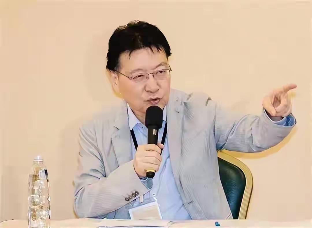 7800亿军购案通过背后，蓝营一人背弃郑丽文，赵少康发起挑战

岛内7800亿天