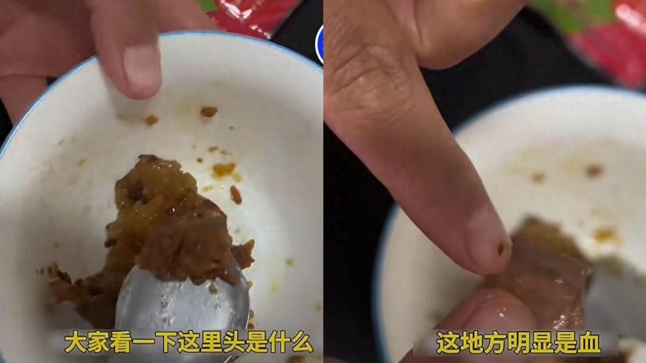 在即将迎来端午节粽子消费的高潮前夕，有消费者却在来伊份蜜枣粽中吃出带血创口贴，真