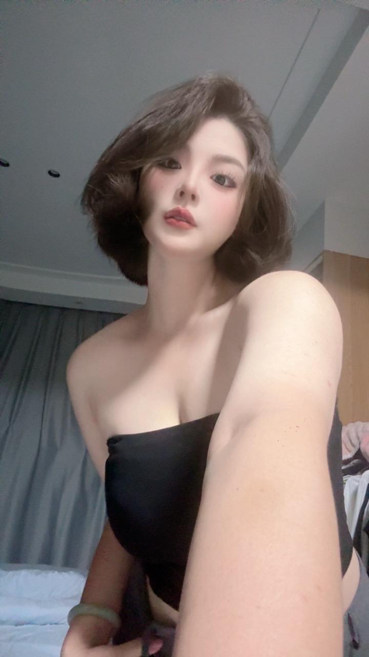 究竟能有几个瞬间 心是热的 话是真的 爱不是必衡量的