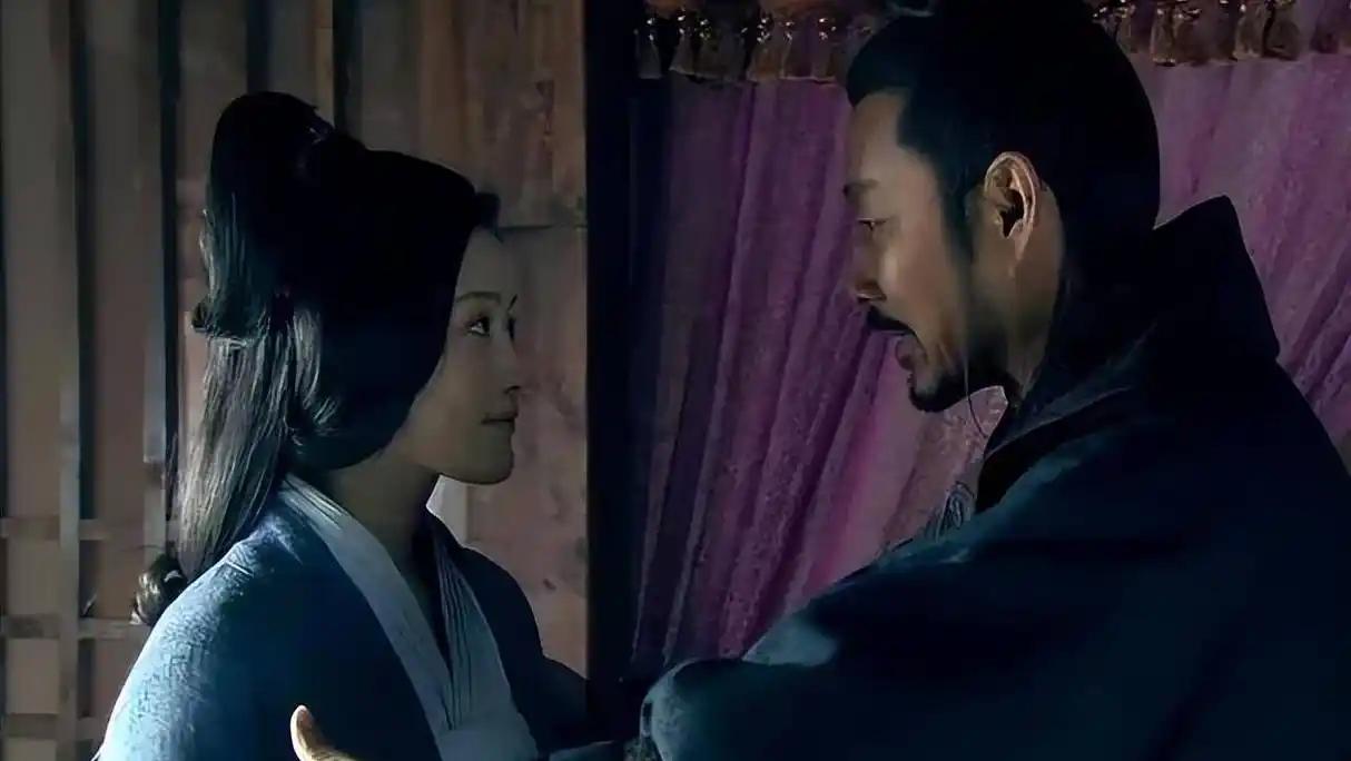 为什么古代很多皇后偏偏不是皇帝最宠爱的女人？

既然皇帝喜欢谁，整个后宫都是他说
