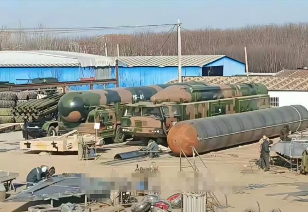 这下，美国完全可以“放心”了！中国的东风-41、东风21D导弹，以及歼-20战机