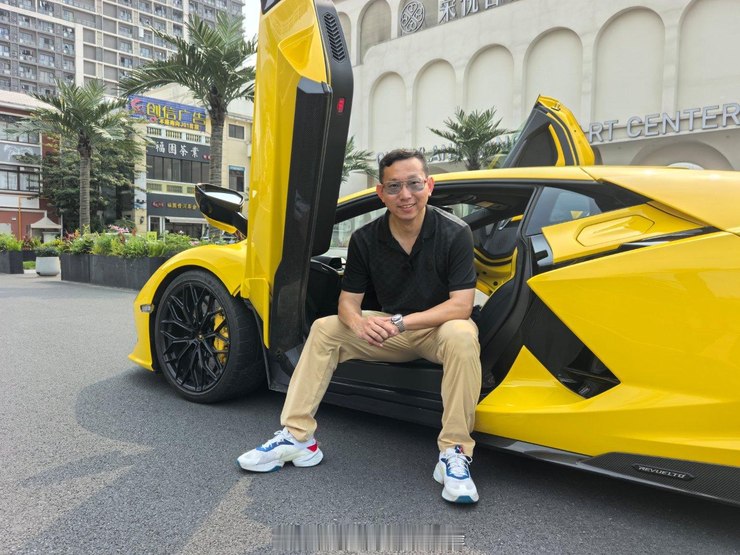 新一代大牛门槛小了很多，进出太方便了连带坐起来，一向视门槛如“凳子”的，都变小了