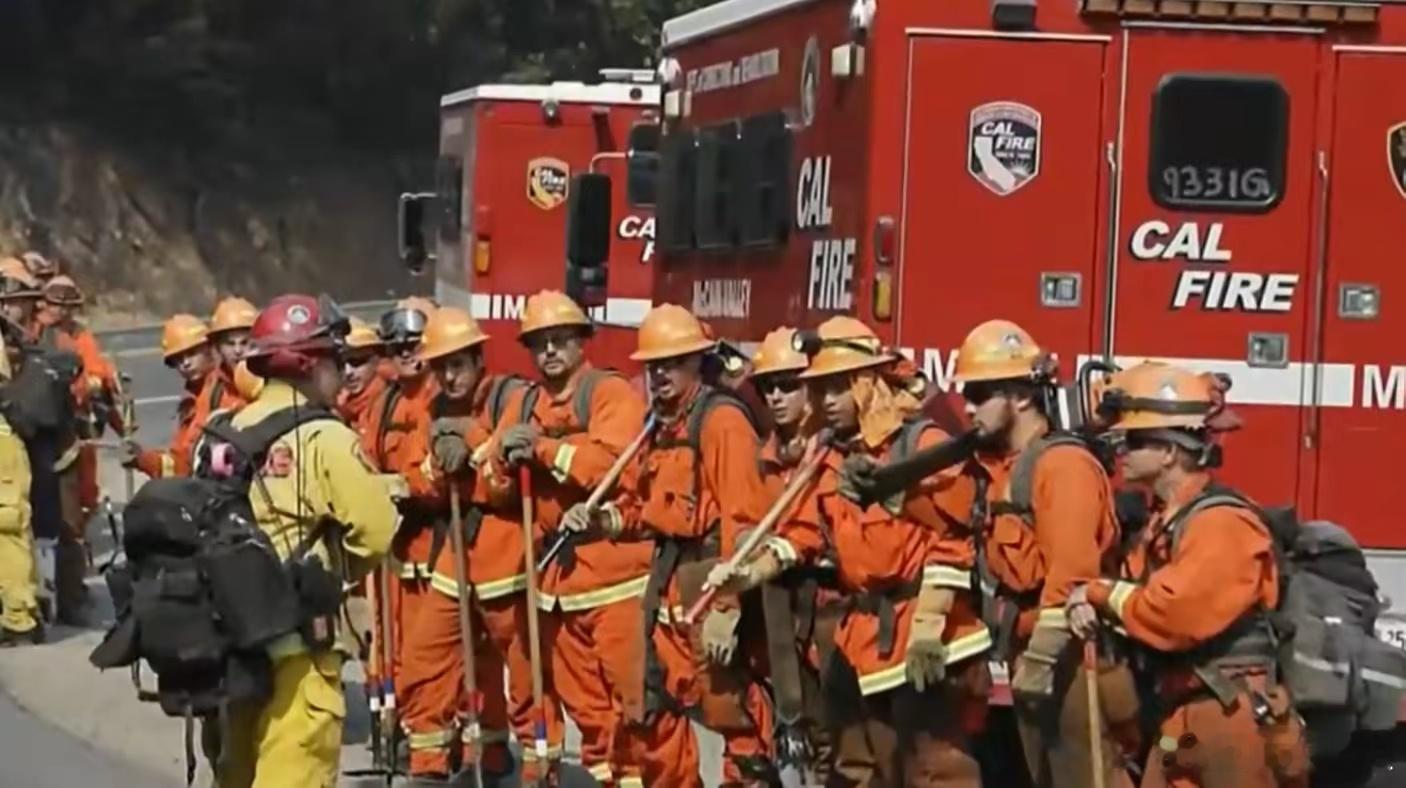 美国开始用囚犯灭火了，提供了三个福利。900人的囚犯灭火队，已经奔赴洛杉矶灭火。