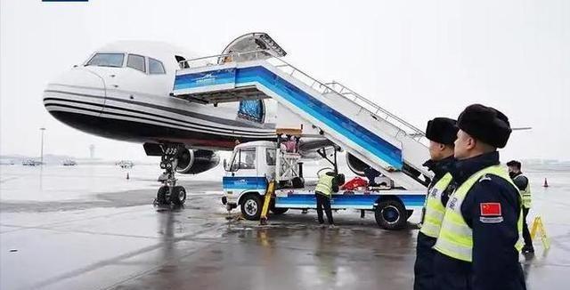 日本航空紧急开会！7月1日起过中国领空，规矩全变了。

东京羽田机场，日航总部大