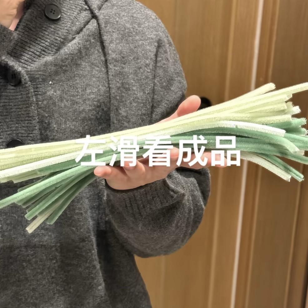 圣诞节到啦 制作一个手工圣诞🎄给她/他。可手工制作的挂件，可以放车里...