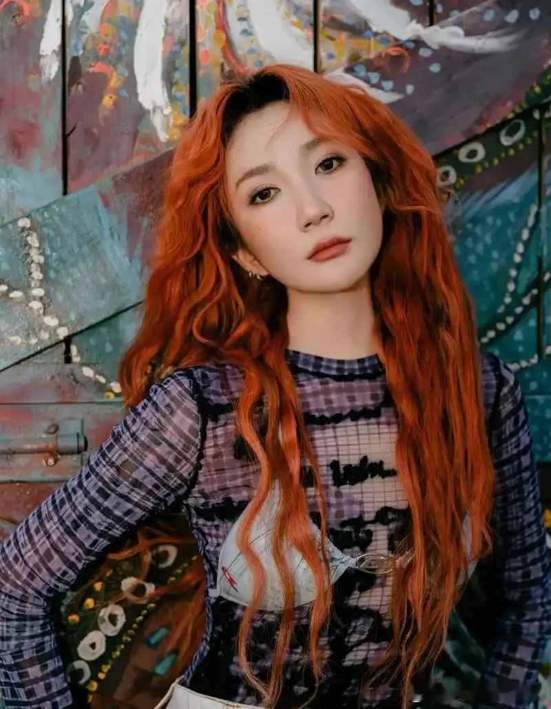 乃万青你2开播六周年发长文回应身上的争议，但网友好像并不买账  乃万长文到底在说