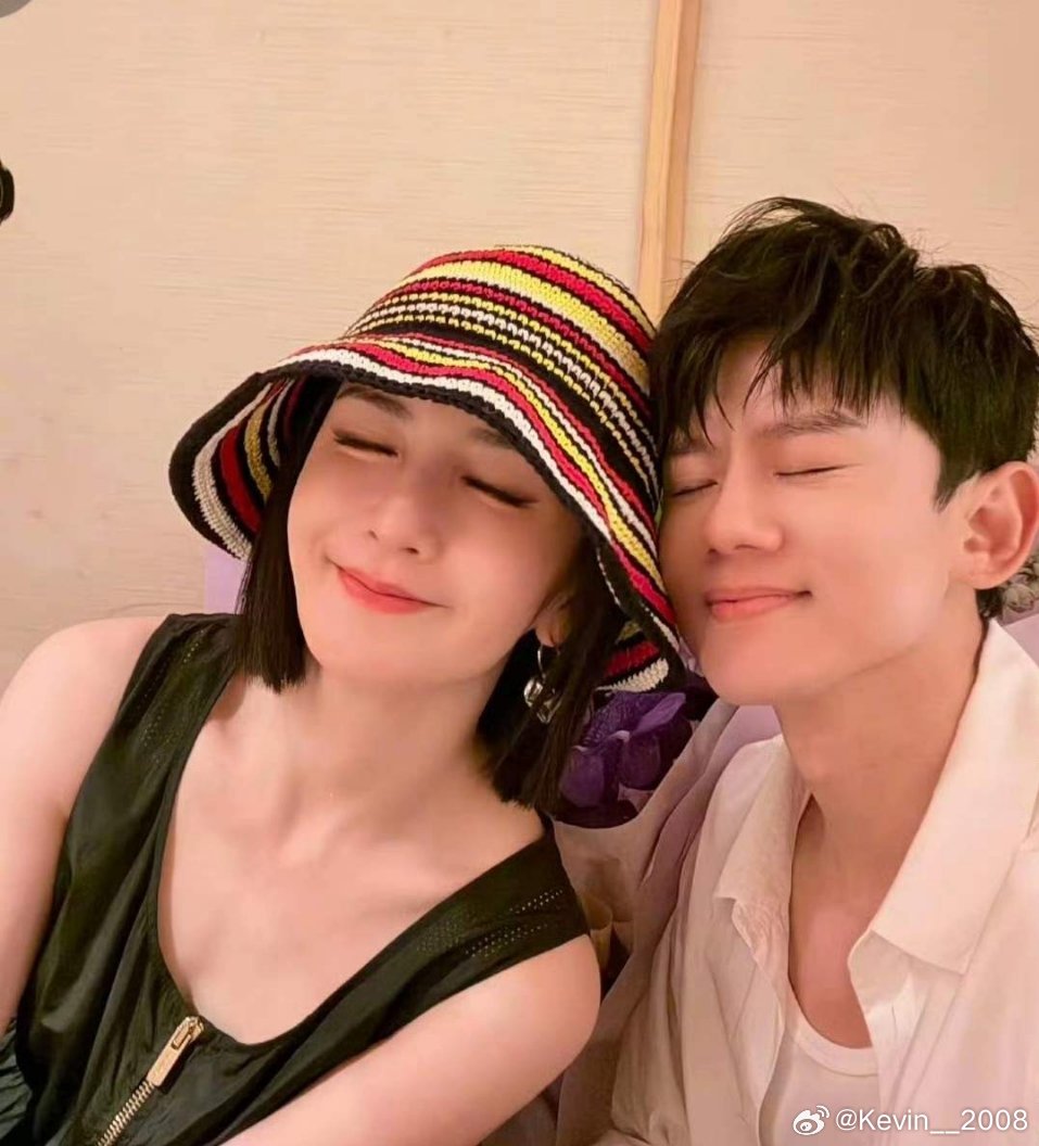 张杰前女友昨天发文讨要一份道歉，原来她真是曾经爱错人。付出那么多，在上海的时候经