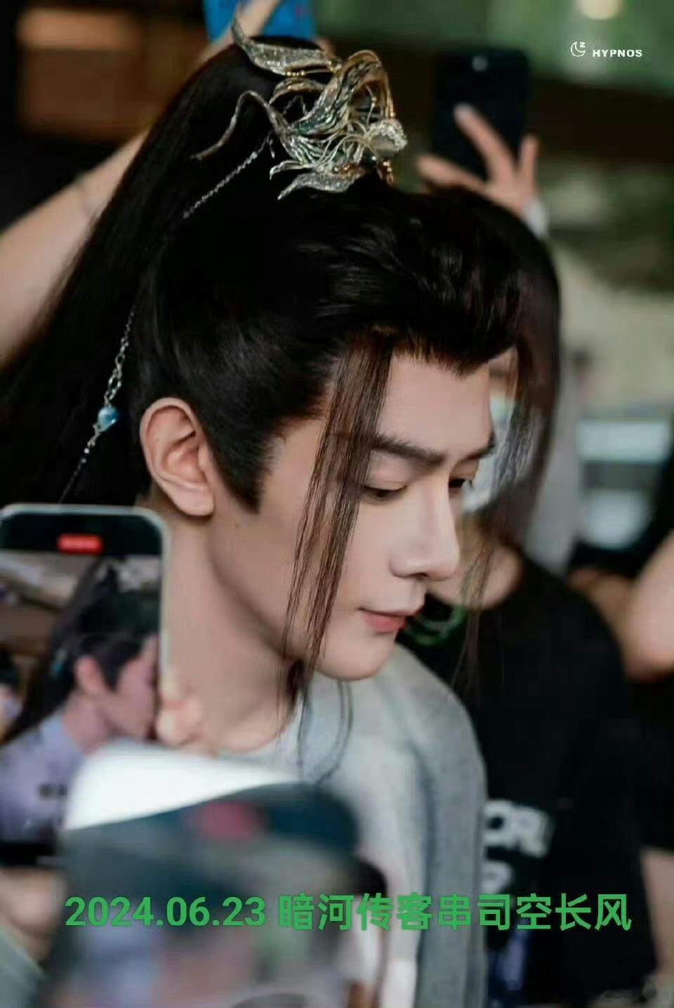 演员夏之光觉得就业困难可爱反差感拉满！夏之光发文调侃“就业困难”，又火速评论圆场