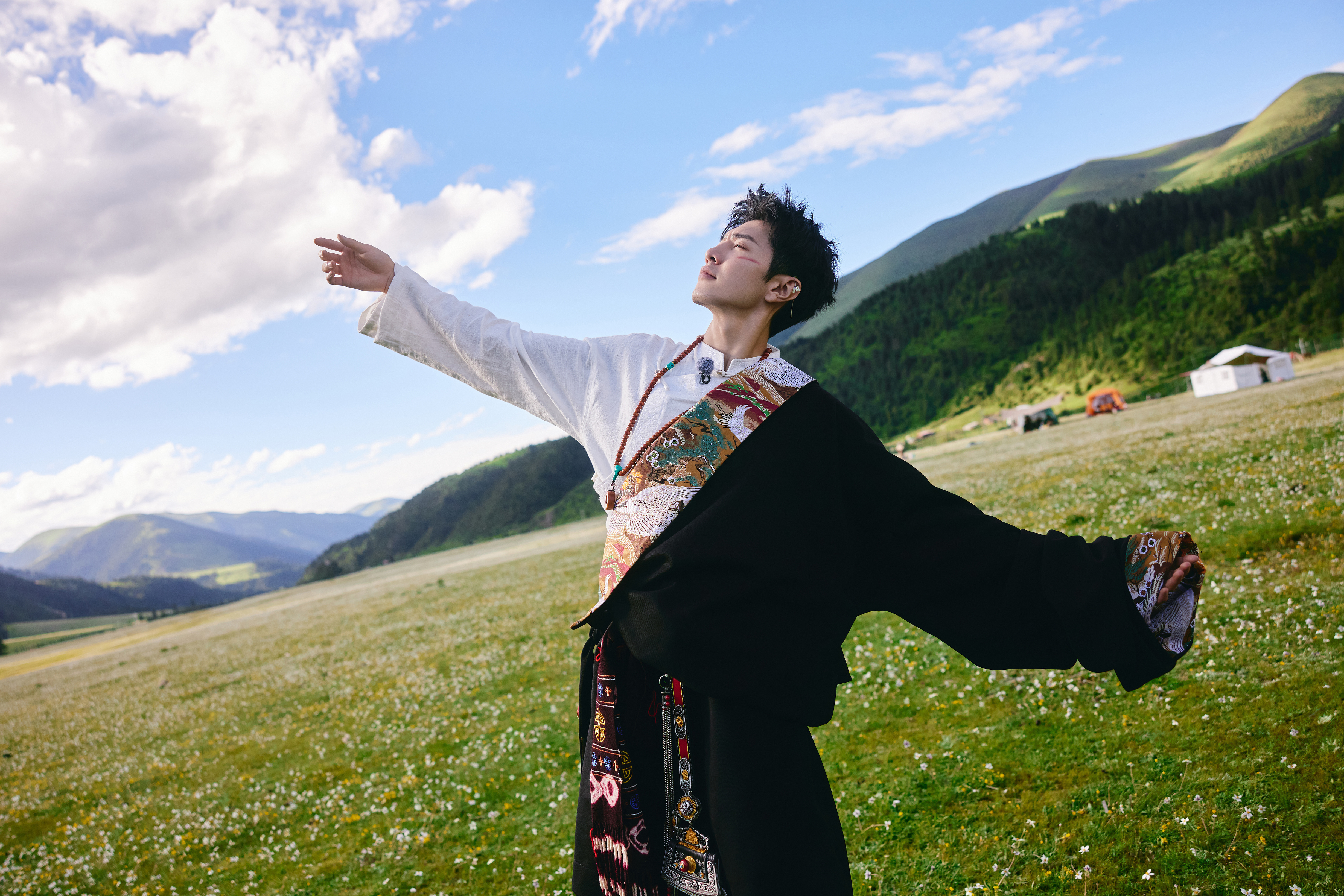 陈哲远| 陈哲远  | 陈哲远敖炽  | 陈哲远浮生“我问你，如果你是一款大衣，