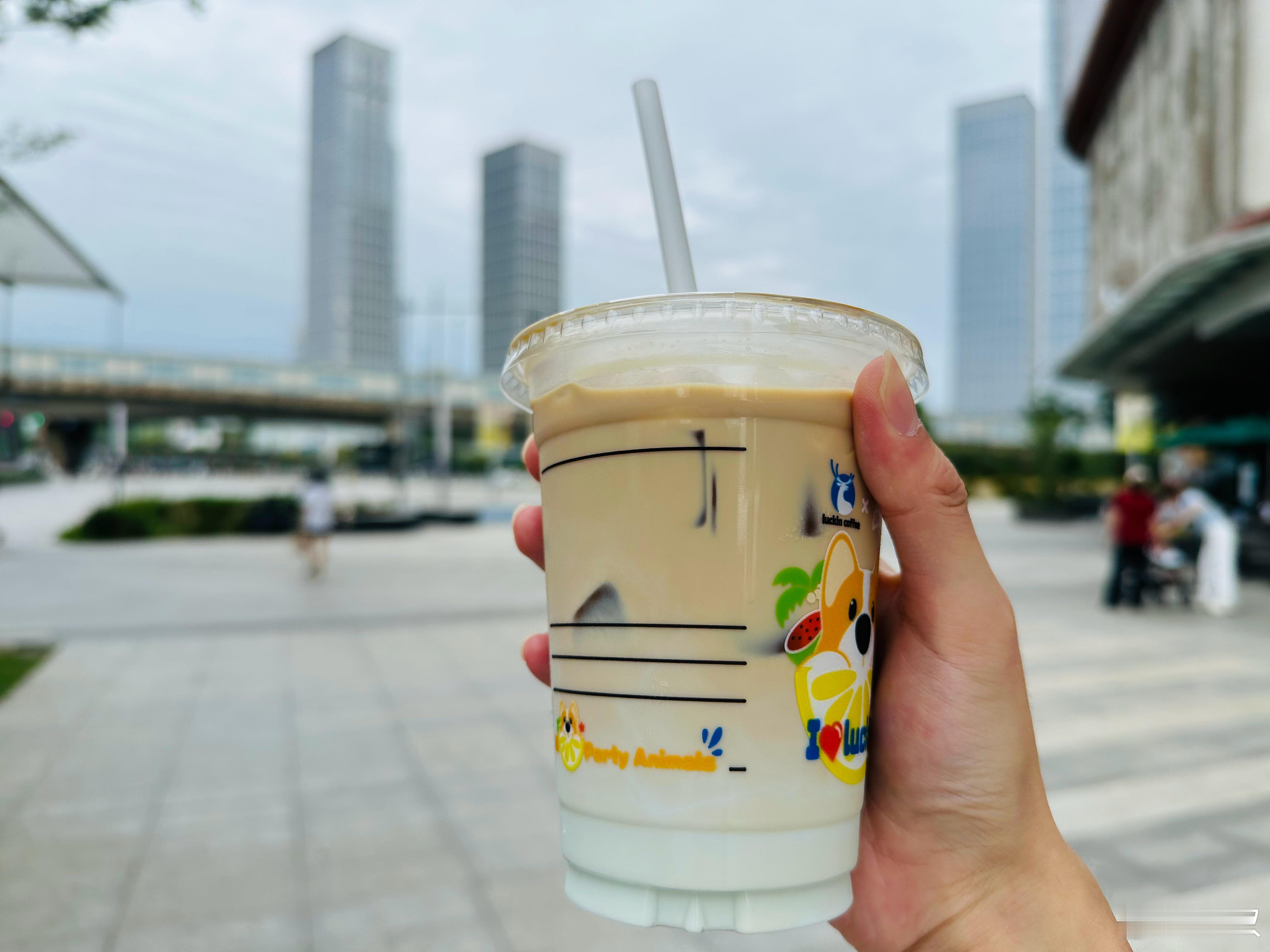 各位周一好！已经有半年没有请过喝咖啡了……今天还是老规矩，随意评论即可。安排十位