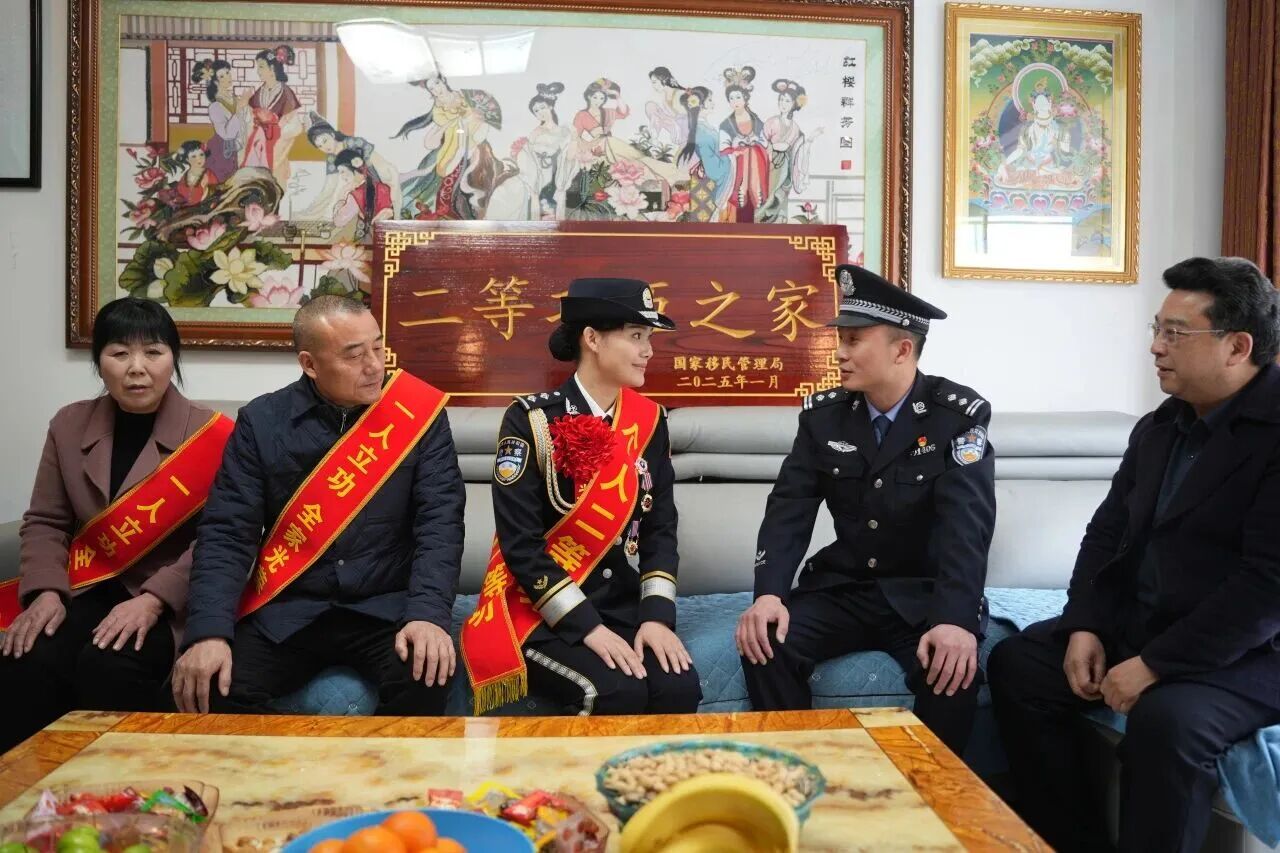 西藏泥石流 【战友文燕，我们等你归来！】她叫文燕，是吉隆边检站一名“90后”检查