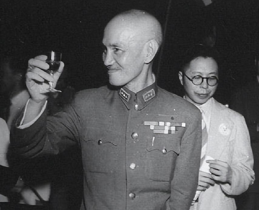 1965年蒋介石密使赴京带来6项和谈条件，毛主席表示这些条件全部能够接受
195