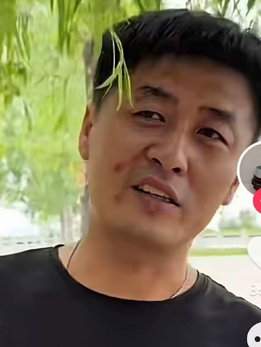 终于拍到清晰的正面照
可以肯定一点
说句实话，这个陈杰其实长的真的很河南，也就是