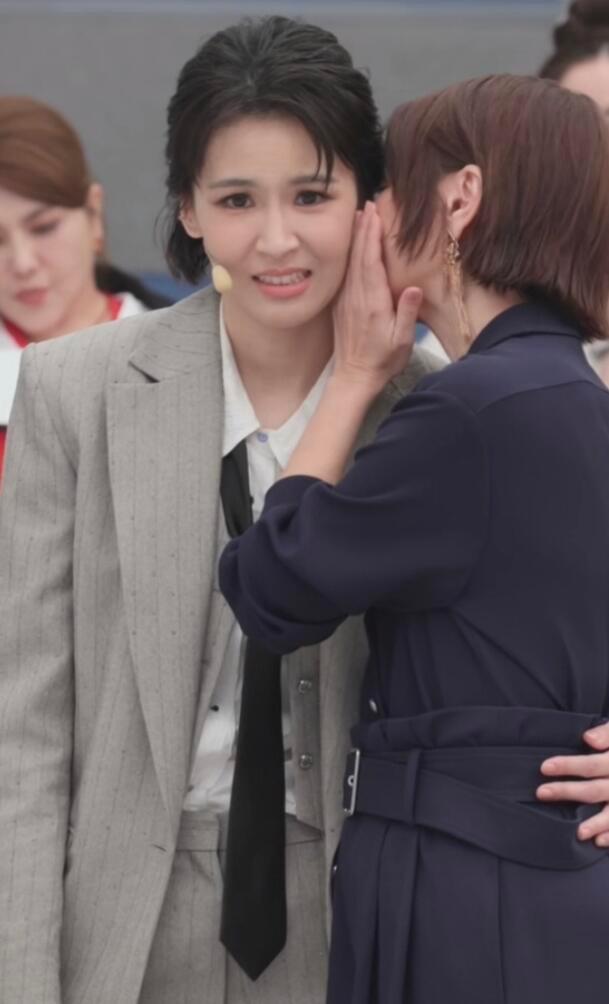 在李心洁姐姐身边完全乖狗一只啊！诚邀所有人来看乖乖大狗！乘风2026  | 