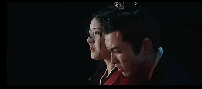 终于知道这一对为什么怪怪的了
感觉他们俩的性格都太硬了，一个像铁板，一个像钢筋，