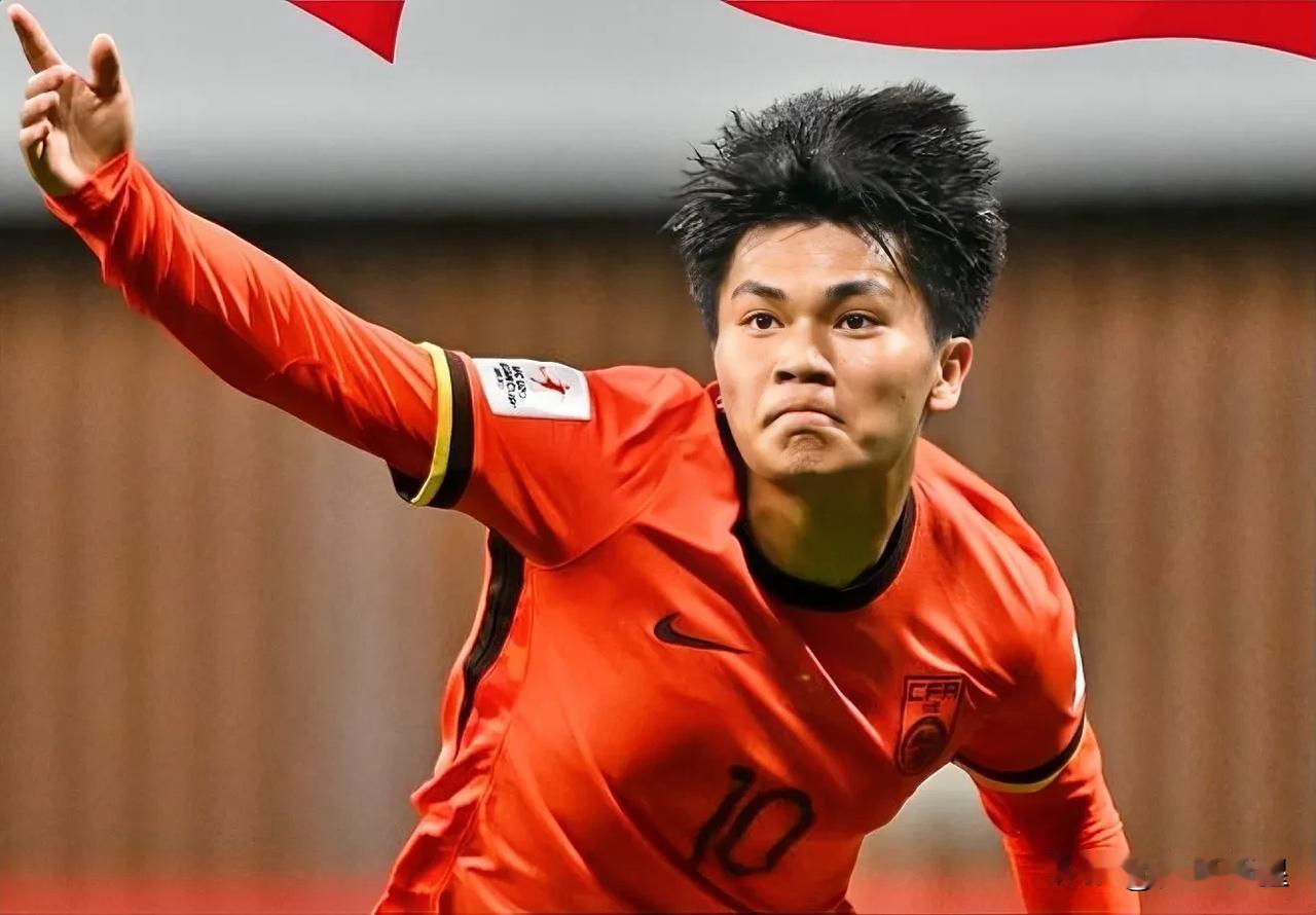 国足1：2澳大利亚，给国足球员打分如下[玫瑰]

1、蒯纪闻——9.5分
全场m