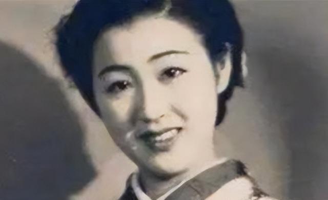 1945年，中国远征军在缅甸意外俘获十余名日军溃兵，团长原欲处决所有战俘，然而战