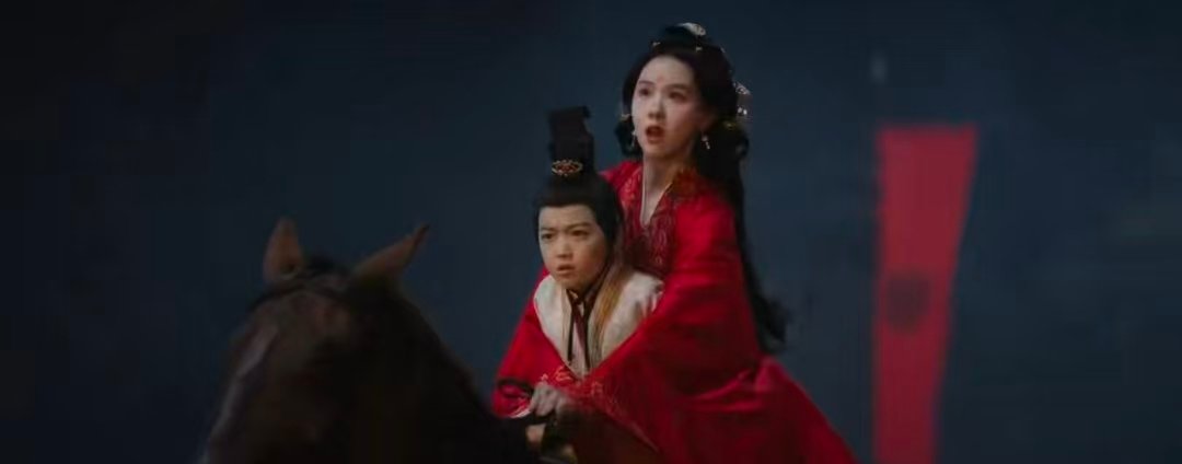 陈都灵楚朝看得人好舒服 剧集翘楚 《翘楚》全新预告上线，场面又燃又刺激，陈都灵饰