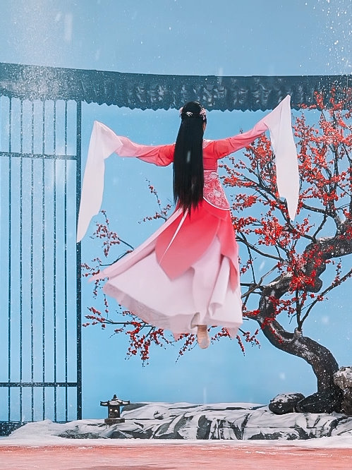 温太医，不愧是你古希腊医神温掌管着对立之力，说得怂干得狠。剧中唯唯诺诺的样子都是