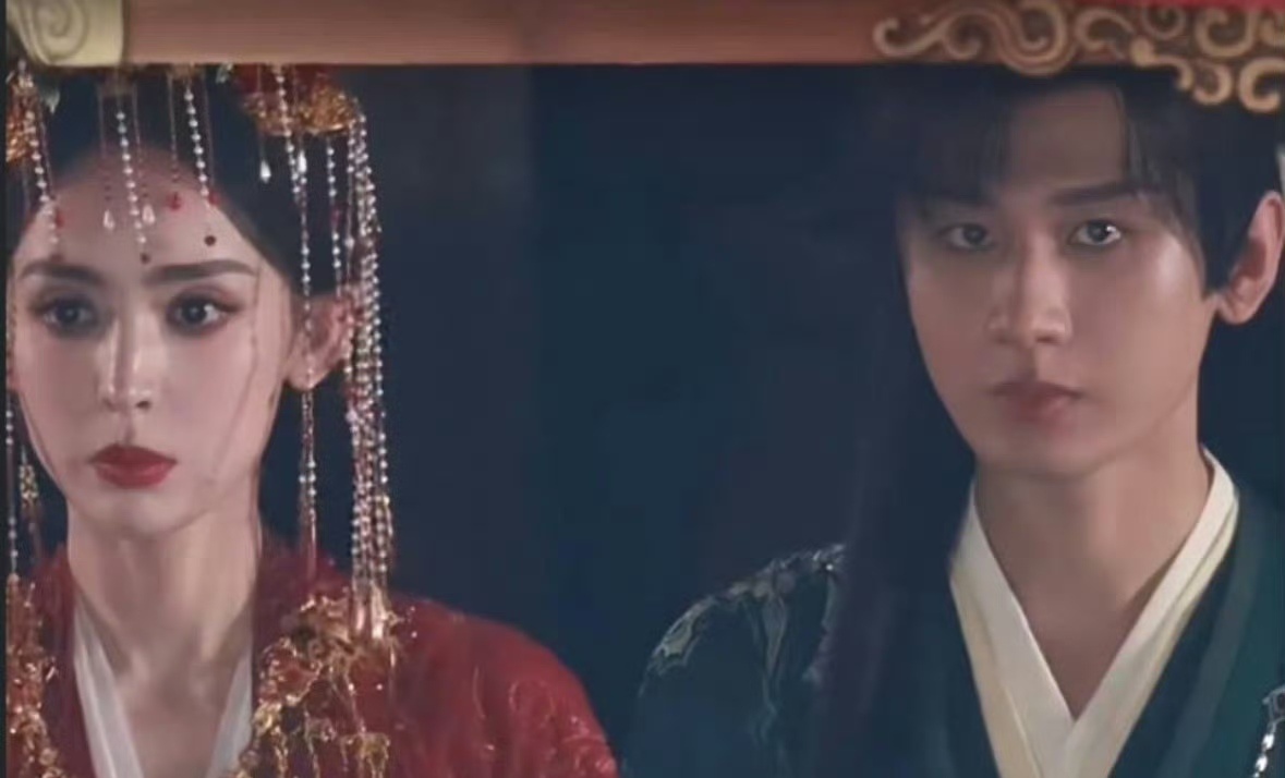 成毅和娜扎都被妆造拉低了颜值 ​​​