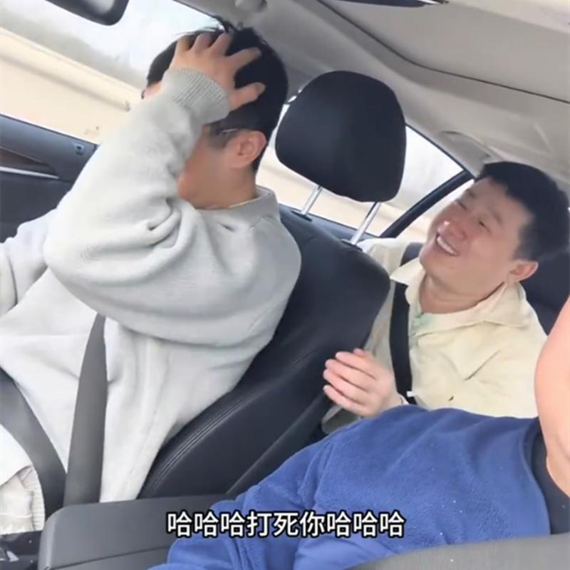 张九南当了十队队长，遇到老队长，仍旧是没脾气，仍旧是挨打的份！张鹤伦、郎鹤炎、张