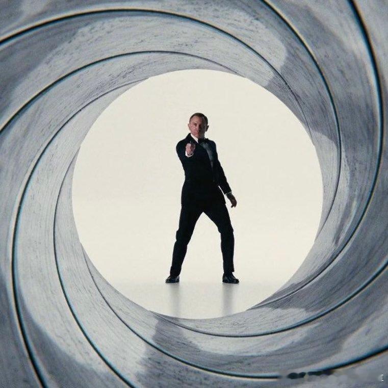 007 加里·奥德曼声称下一任詹姆斯·邦德已经选定。“他们已经选定了他。他们已经
