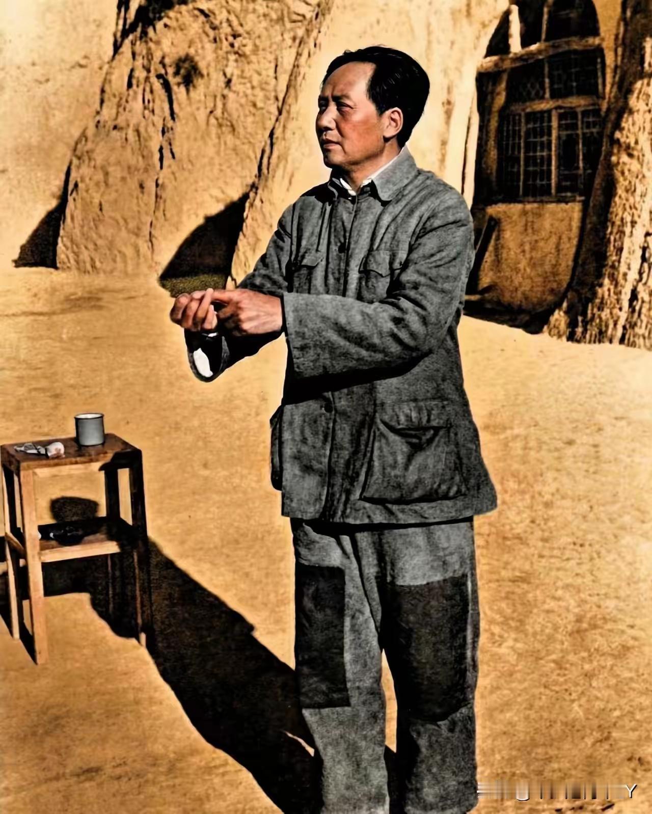 天下最朴素的领导人！一件睡衣穿几十年，看完热泪盈眶
 
很多人印象里，身居高位就