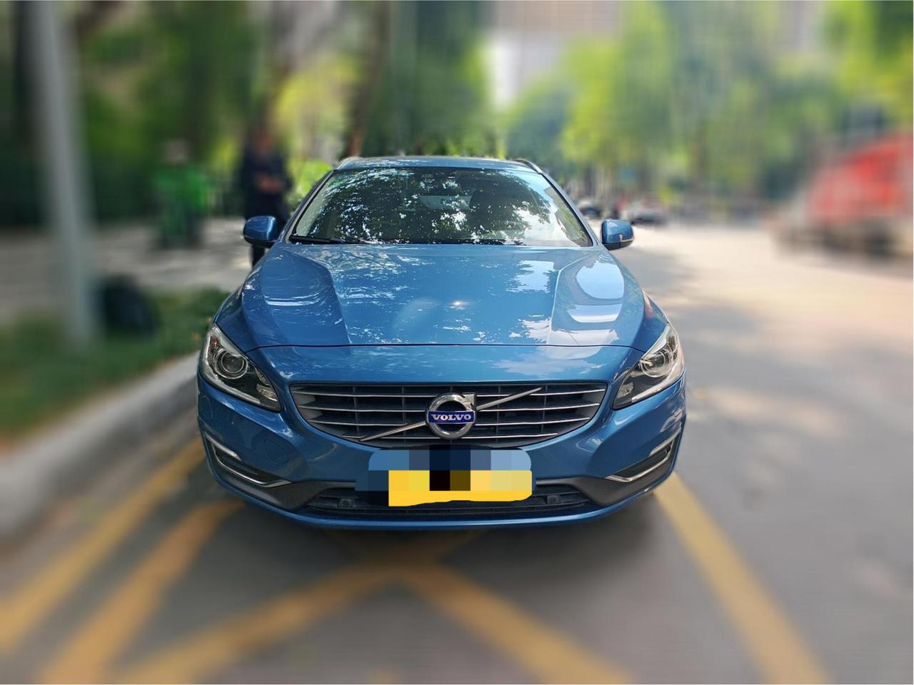 行业不景气，小众车就留着开吧，卖的话，真心卖不起价！
前两天验了一台沃尔沃V60