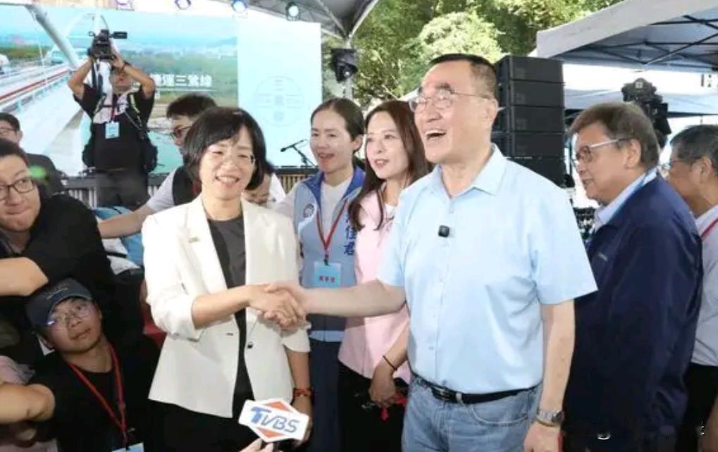 非绿民调显示李四川民调领先6%，苏巧慧竟称自己得到愈来愈多民众支持

岛内非绿媒