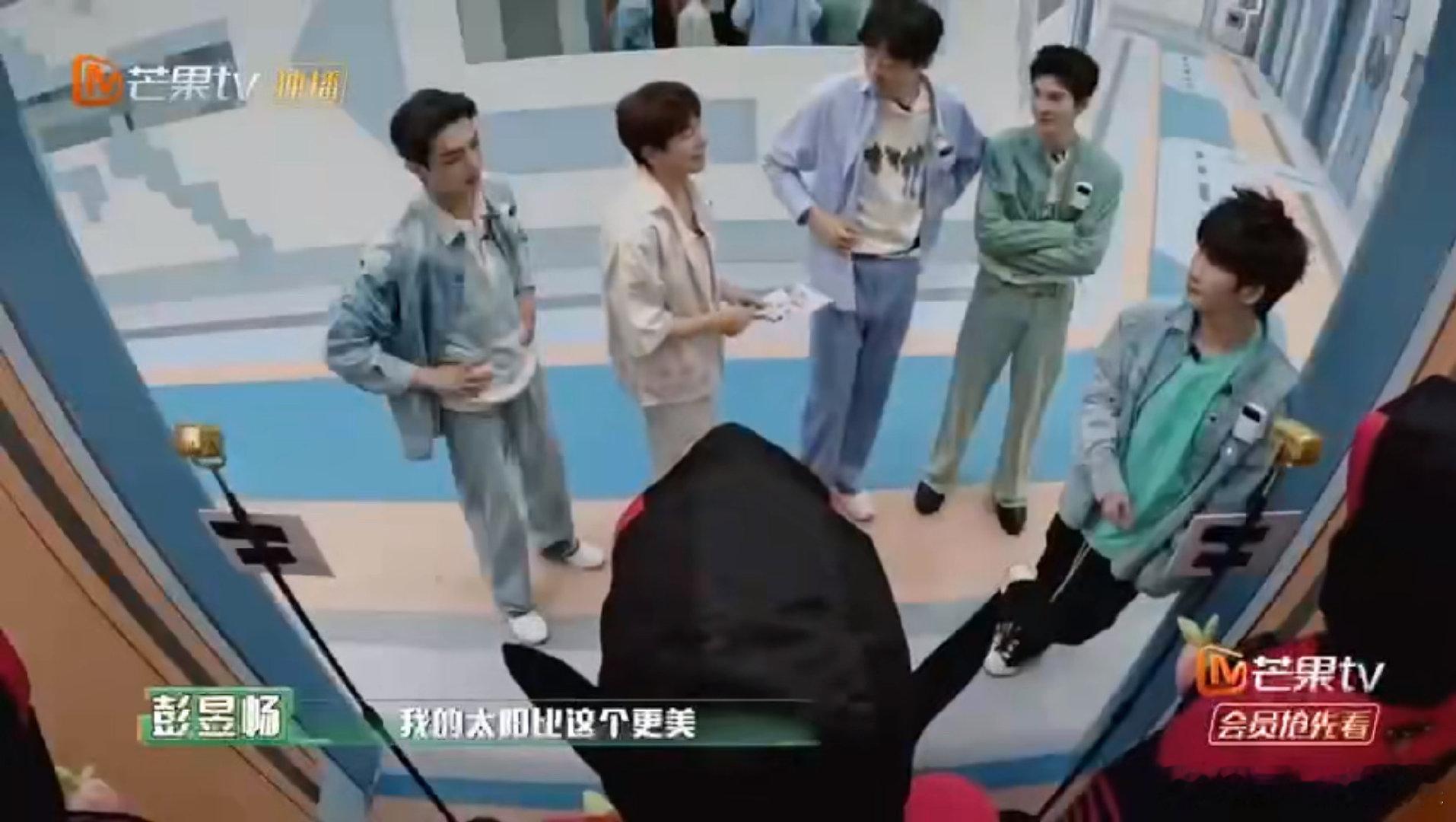 #离开彭昱畅谁还逗我笑#彭彭在密逃里才是我的笑点源泉，每一幕每一次受到的惊吓都给