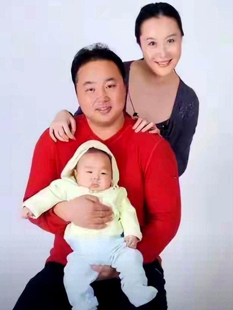 都说她是“体坛十大美女”，可真正拿下她的，竟然只是一盒草珊瑚含片。

两届奥运冠
