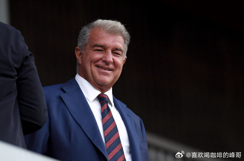 巴萨主席候选人拉波尔塔日前在巴塞罗那地标建筑之一米拉之家发表演说，感谢了德科、弗