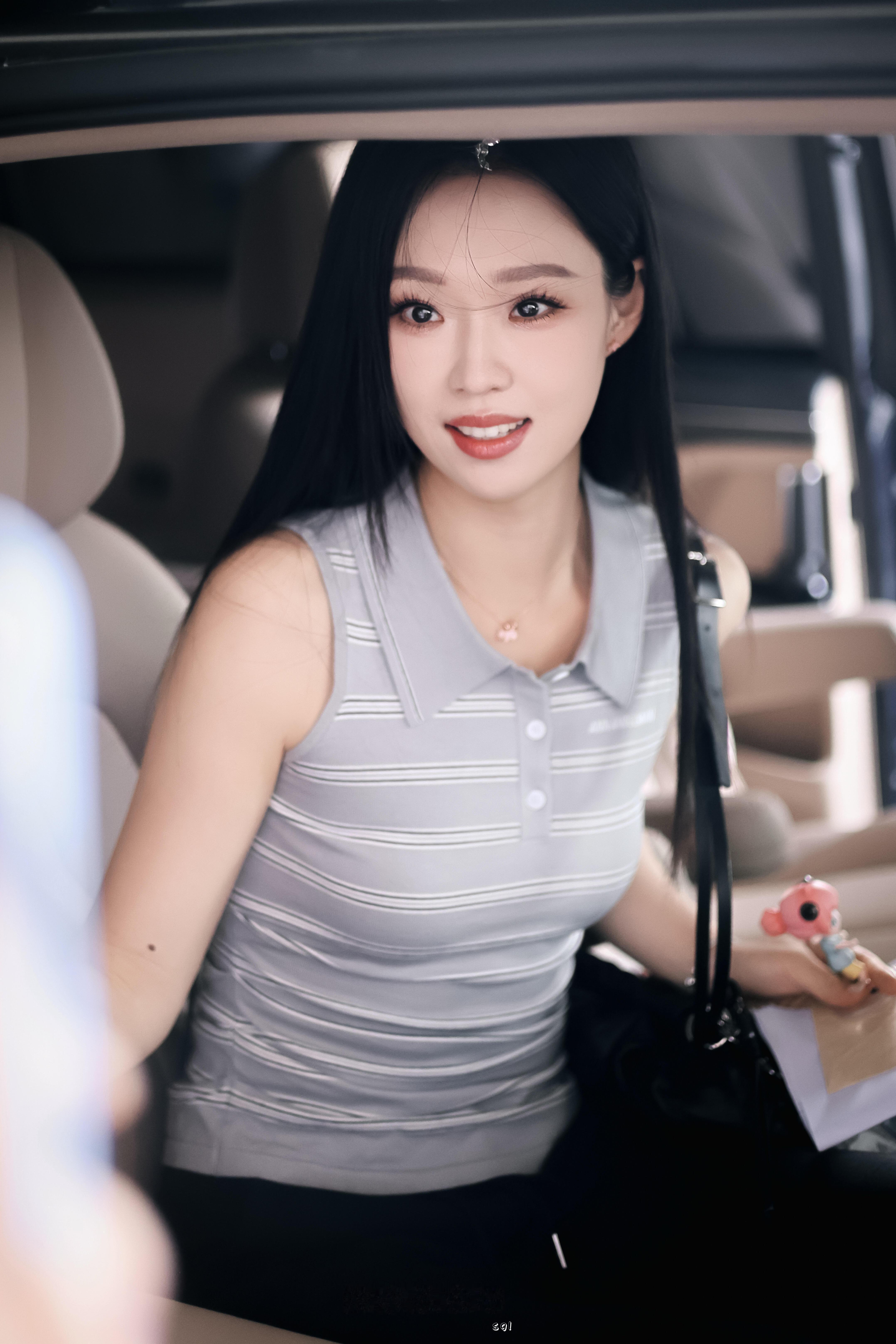 管乐 都去听新成哥哥的新歌哦哟我们管比就是行走的宣传大使，都去我们新成哥哥的新歌