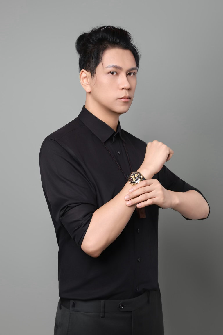 p完了，哪个做书封面好？[合十][合十][合十] 