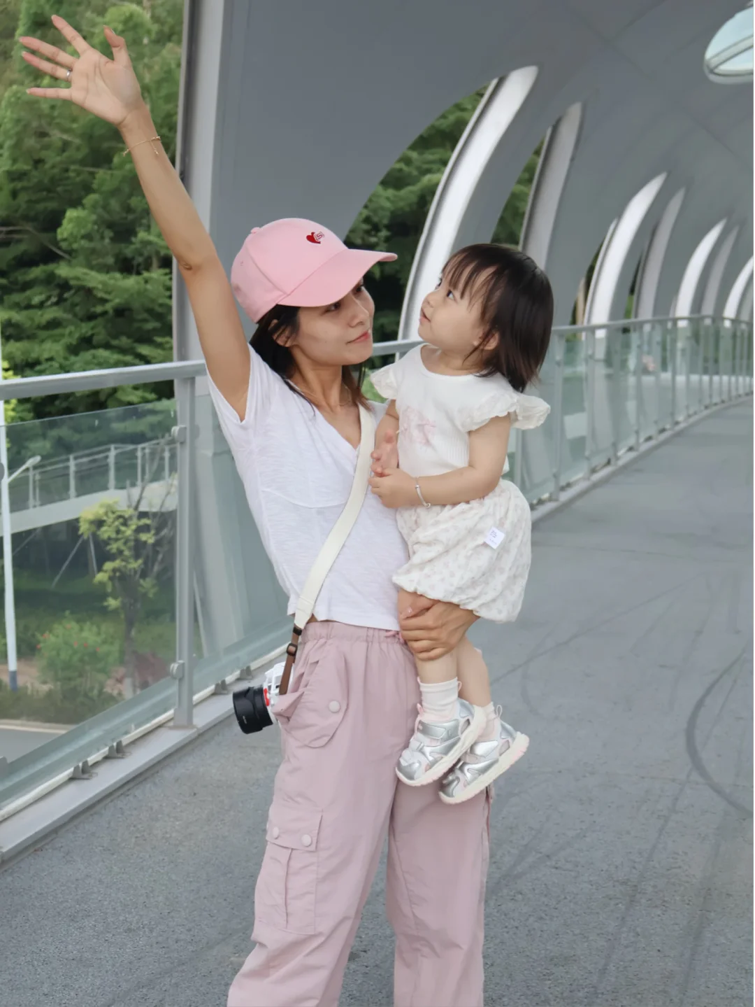 我们的夏日脚步🍃💓藏在这双温柔的小鞋子里