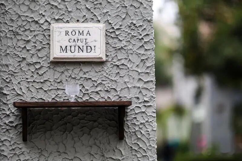 全球最佳酒吧与菜肉馄饨做邻居！上海人：这就是海派生活