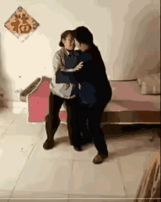 “笑死人了！”大爷经媒人介绍，结识了一位大妈，两人结合到了一起。没成想，大爷和大