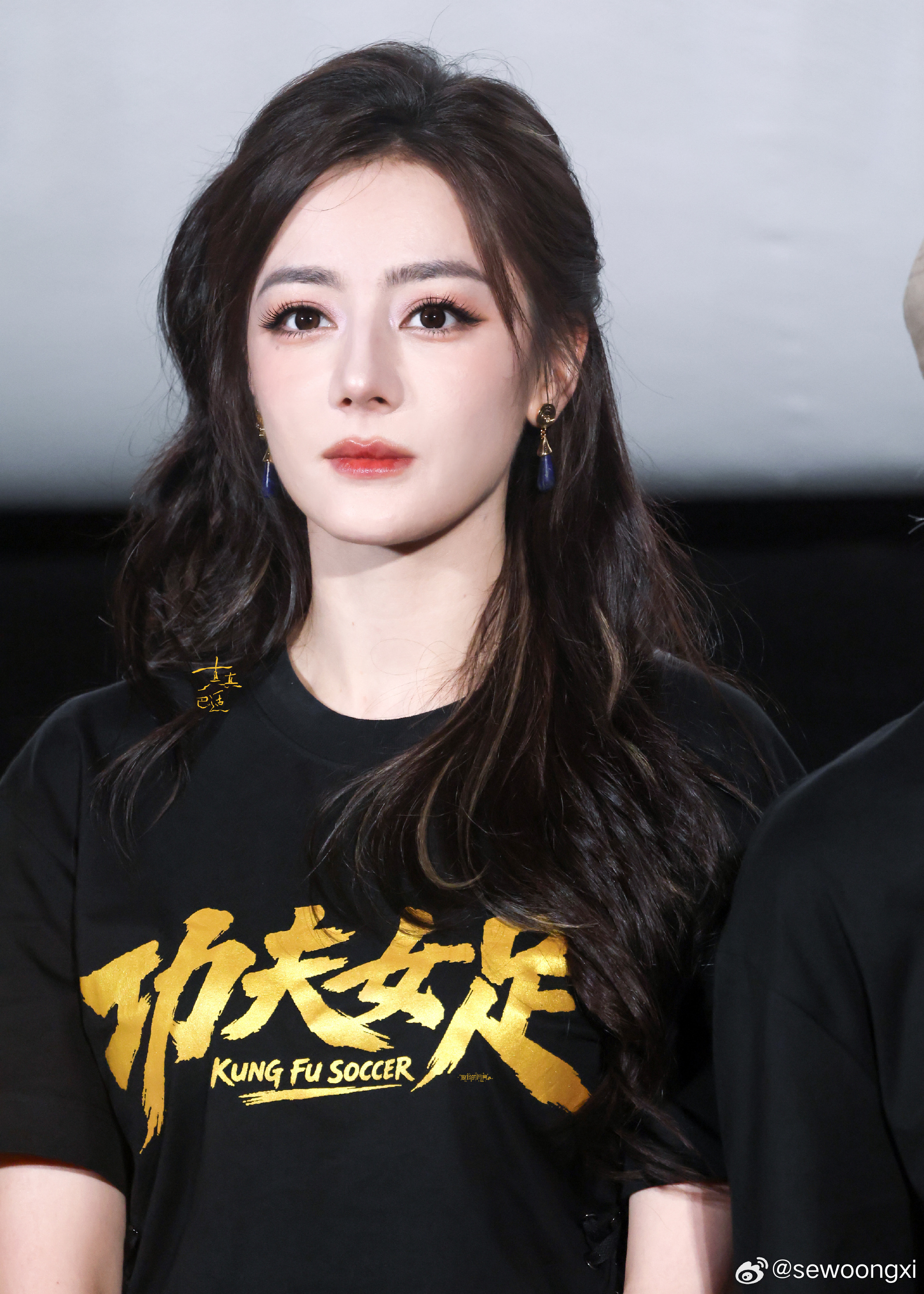 迪丽热巴杭州路演路透状态怎么这么好