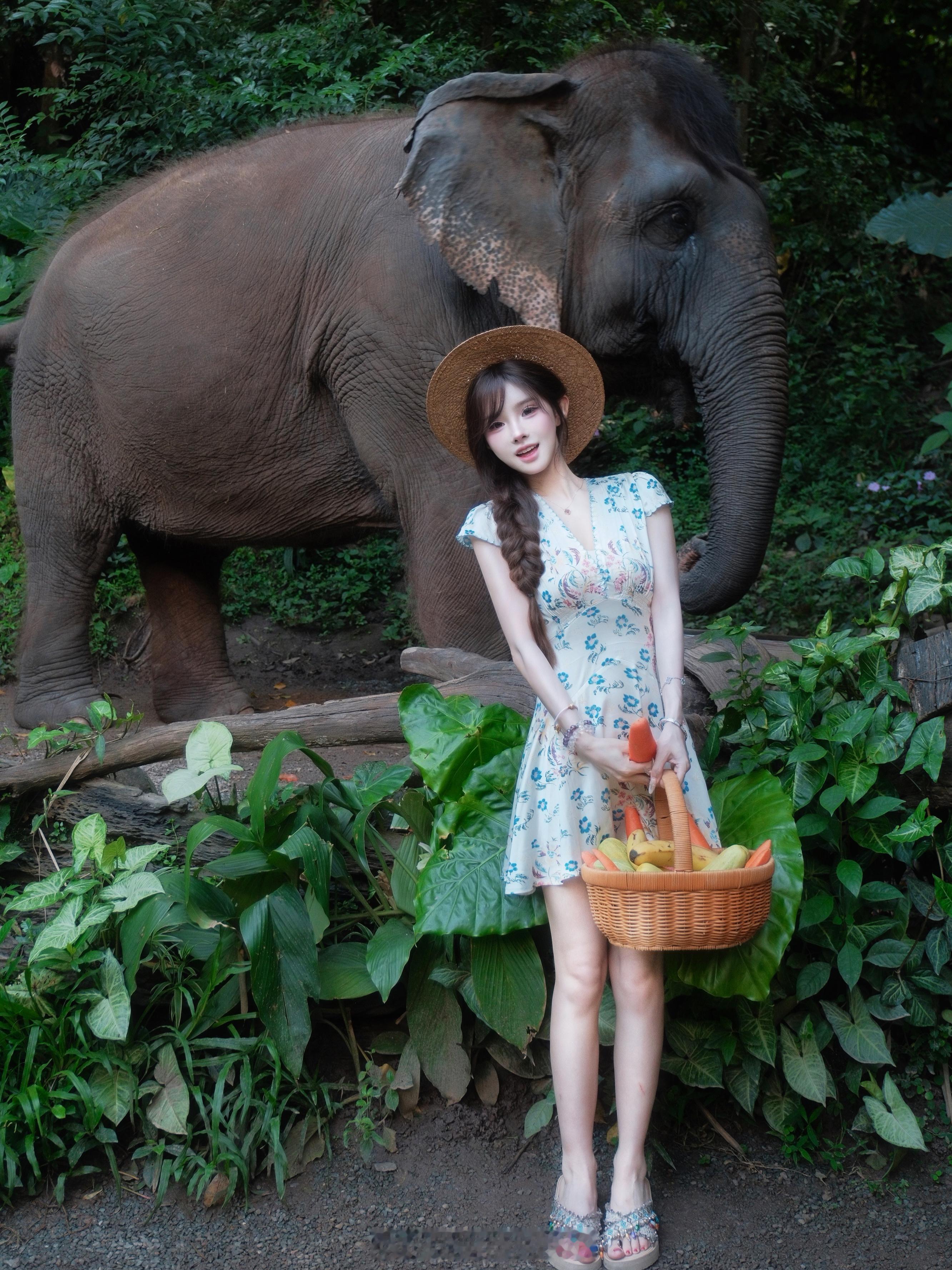 和网红齐刘海合照啦 ​​​