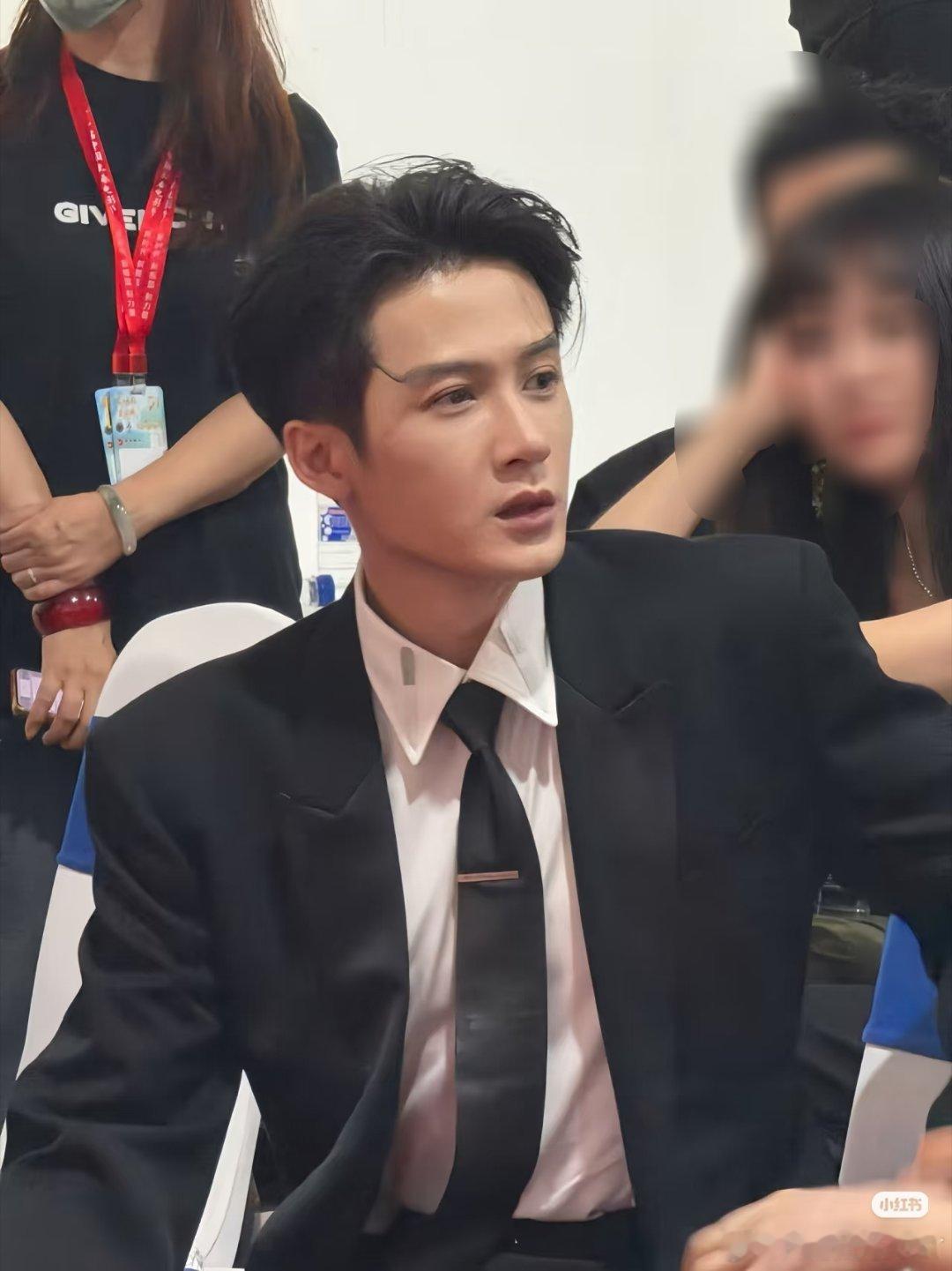 好帅好生好正的檀健次啊啊啊啊啊啊！！！服了！
